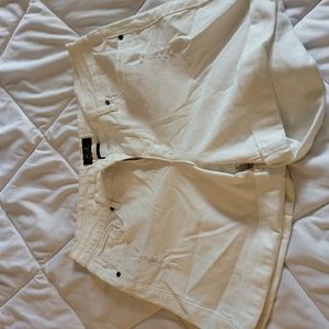 Earl white distressed jean shorts size 14